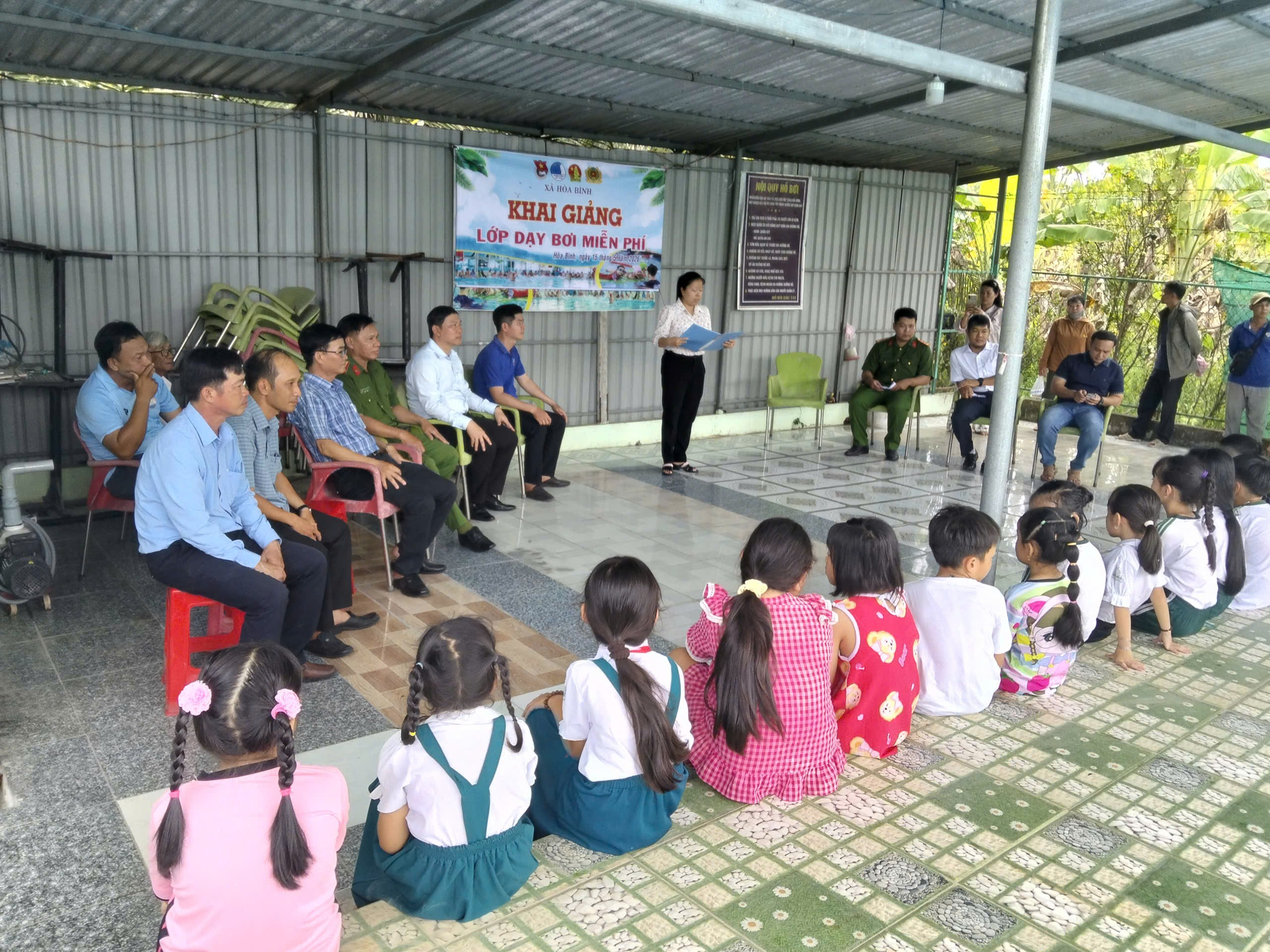 KHAI GIẢNG LỚP DẠY BƠI MIỄN PHÍ CHO HỌC SINH