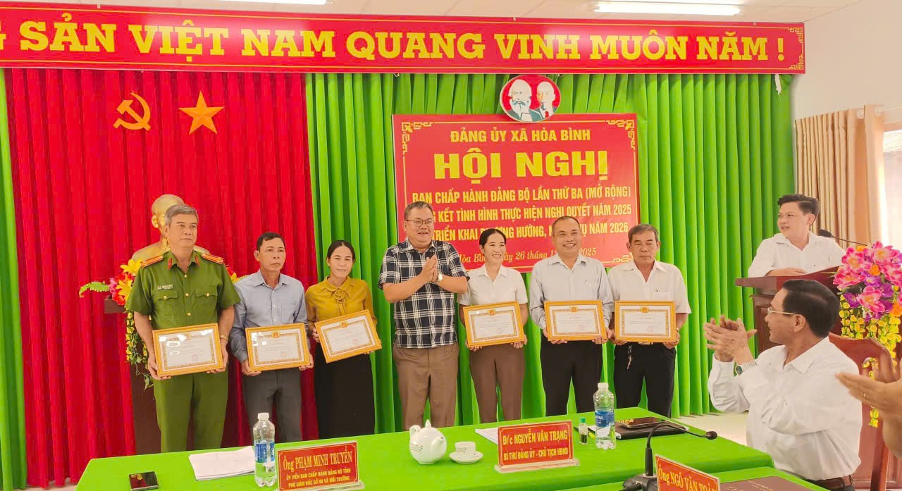 ĐẢNG BỘ XÃ HÒA BÌNH TỔNG KẾT THỰC HIỆN NGHỊ QUYẾT NĂM 2025