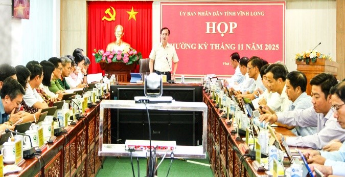 UBND tỉnh: Họp thường kỳ tháng 11/2025