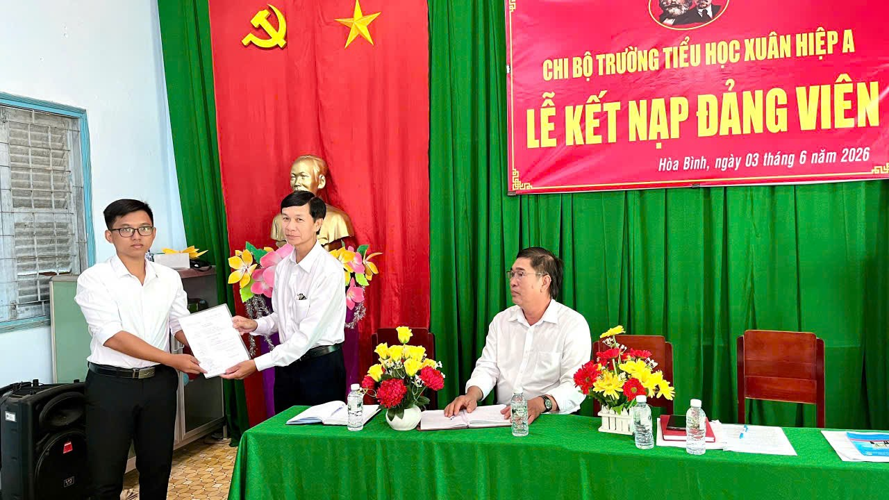 ĐẢNG BỘ XÃ HÒA BÌNH TẬP TRUNG CÔNG TÁC PHÁT TRIỂN ĐẢNG VIÊN MỚI